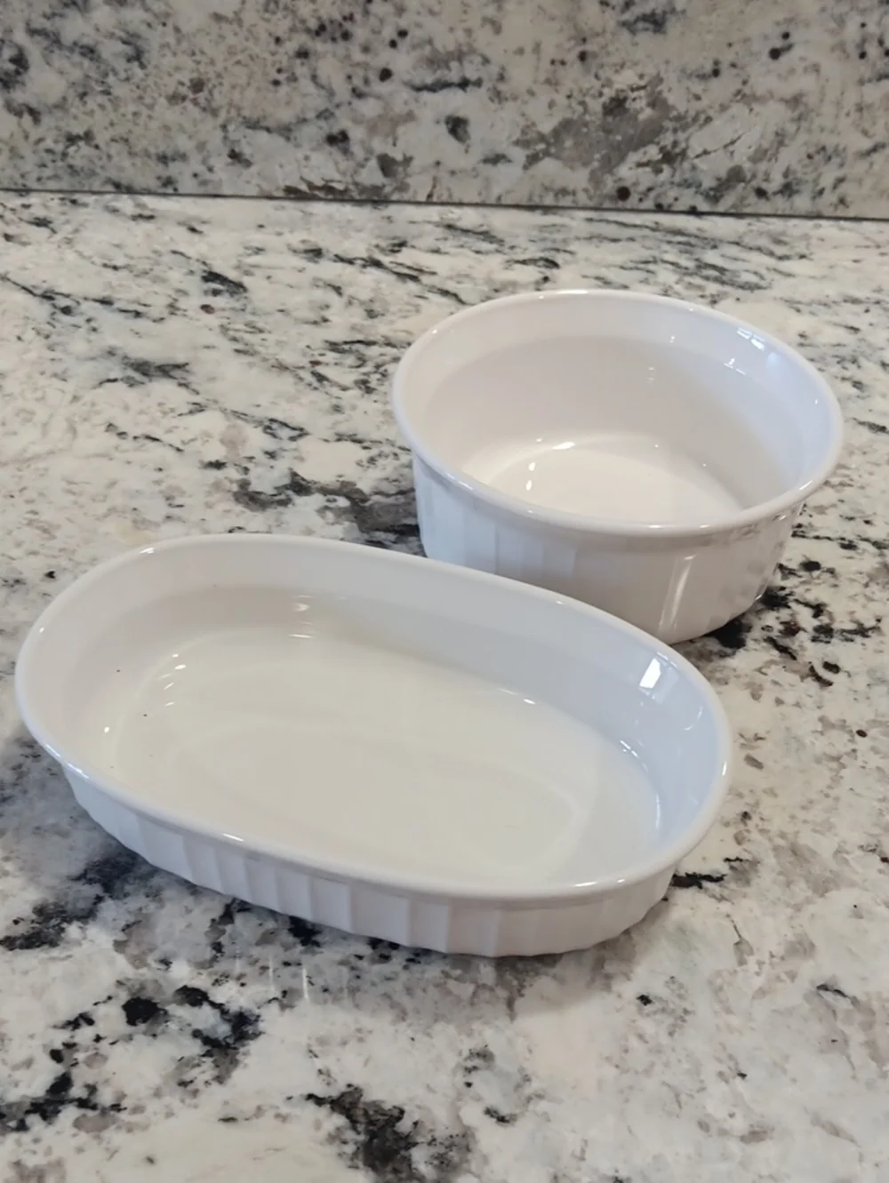 Vintage Corning White Ceramic Baking Dishes - Set of 2